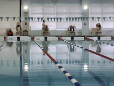 泳池設(shè)備多少錢一套，建一個(gè)游泳池需要哪些費(fèi)用?