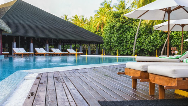 關于游泳池水循環(huán)順流式、逆流式、混流式三種循環(huán)方式的介紹